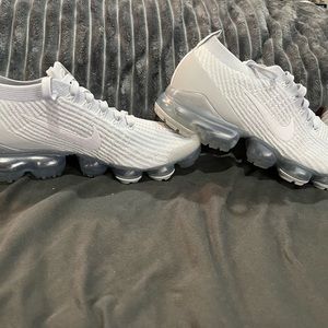 Nike Vapormax triple white
